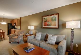 B205 One Bedroom Lake View has Balcony rooms