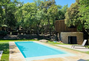 MAS DEL CA Adult Only allows 18 year olds to book a room