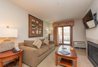 A117 One Bedroom Lake View has Balcony rooms