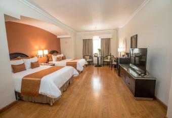 Plaza de Oro allows 18 year olds to book a room