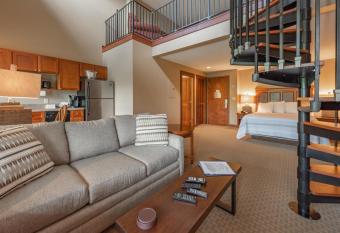 A305 Studio & Loft Lake View has Balcony rooms