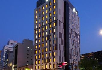 Far East Village Hotel Yokohama allows 18 year olds to book a room