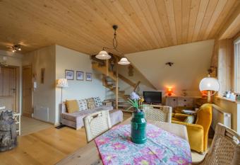 Apartament KROKUS has Balcony rooms