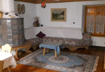 Casa Doltra has Balcony rooms