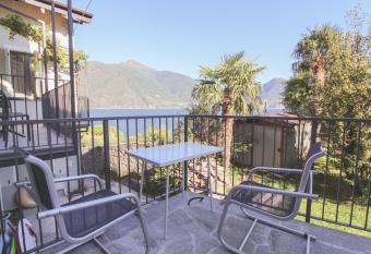 Villetta Iris has Balcony rooms