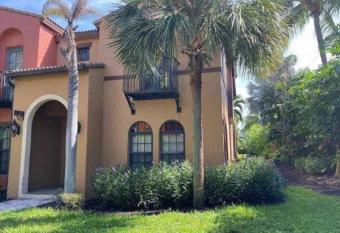 Beautiful Town House in Lely Resort Naples 3 Bed 3 Bath has Balcony rooms