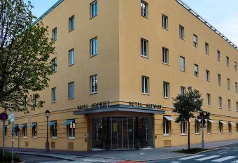 Altstadt Hotel Hofwirt Salzburg allows 18 year olds to book a room