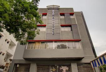 Hotel Maitrayee allows 18 year olds to book a room