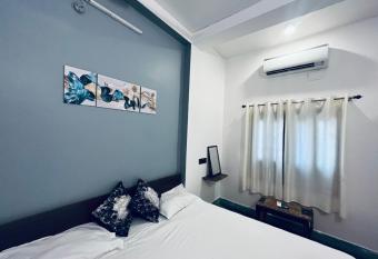 Ganga Guest House allows 18 year olds to book a room