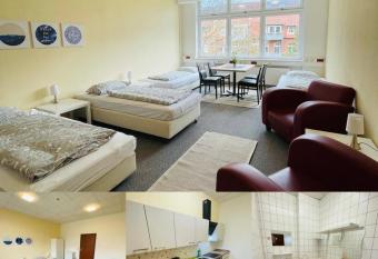 Monteur und Appartement Erfurt allows 18 year olds to book a room