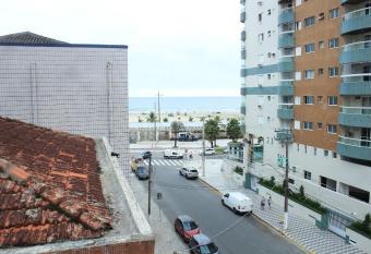 P   na Areia Praia da Guilhermina allows 18 year olds to book a room