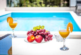 Apartment Falcon has Balcony rooms