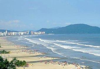 Apartamento aconchegante 1 quadra da praia allows 18 year olds to book a room