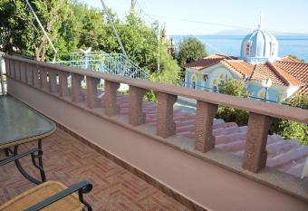 Paris-Irini Studios And Apartments has Balcony rooms