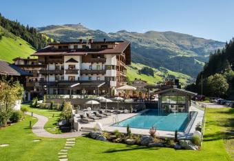 das Alois 4 Sterne Superior has Balcony rooms