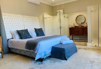 Bonne Chance Cottage allows 18 year olds to book a room