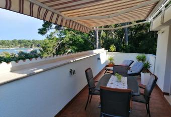 Apartment Markorcula has Balcony rooms