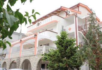 Guesthouse Civovic has Balcony rooms