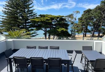 C-Scape Penthouse - Cowes beach front allows 18 year olds to book a room