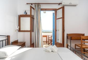 Amodari studios on the beach has Balcony rooms