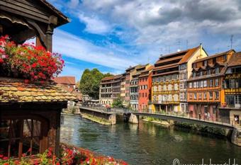 Pedestrian Area close to Bahnhofstrasse allows 18 year olds to book a room