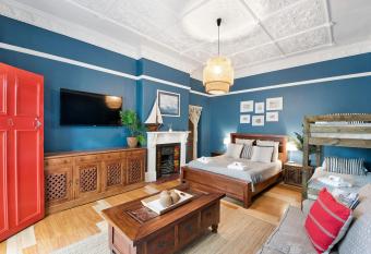 Manly Waves Studios & Apartments has Balcony rooms