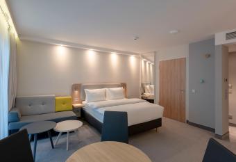 Holiday Inn Express - Offenbach, an IHG Hotel allows 18 year olds to book a room