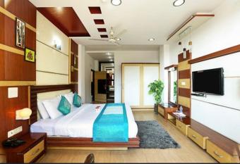 Hotel Hill Inn has Balcony rooms