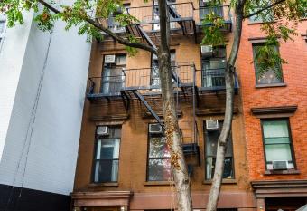 Lamartine Chelsea allows 18 year olds to book a room