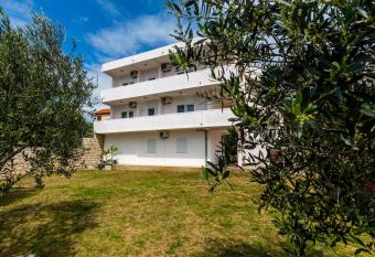 Studios Nikezi   has Balcony rooms