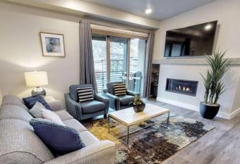 Luxury Condo and Heated Pool has Balcony rooms