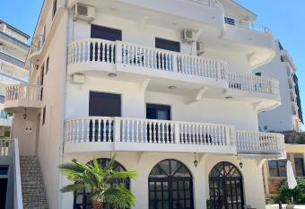 Fimi Apartments has Balcony rooms