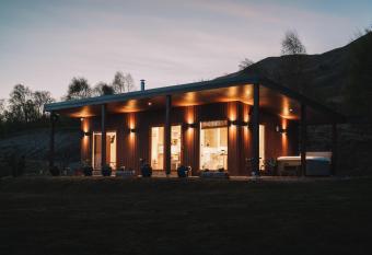 Frances  Sketch Pad with Hot Tub has rooms with a private hot tub