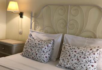 Guest House Sea Breeze has Balcony rooms