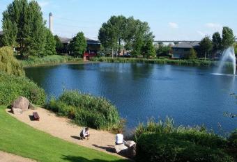 Ar-Rahman, 1 bed room and 1 Living room apartment allows 18 year olds to book a room