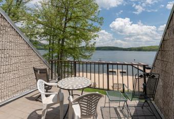 203A Efficiency One Bath has Balcony rooms