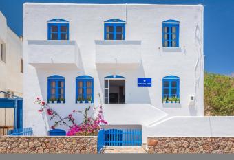 Milos Inn has Balcony rooms