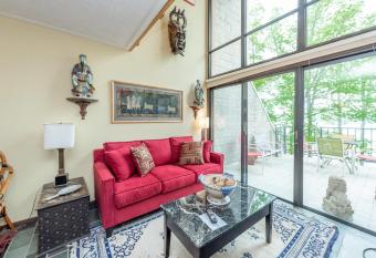 307C One Bedroom One Bath has Balcony rooms