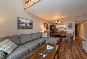 503F Three Bedroom Two Bath has Balcony rooms