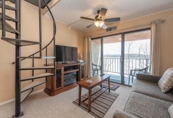 711H Studio Loft One Bath has Balcony rooms