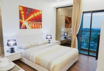 Apple Home 1 @ Menara Simfoni/Symphony Tower C180/Cheras/Mines/Balakong/Kuala Lumpur has Balcony rooms