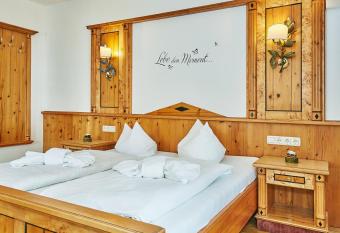 Klosterwirt H  glw  rth allows 18 year olds to book a room