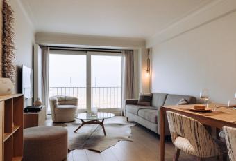 Sea view apartment has Balcony rooms