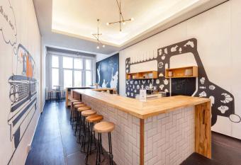 Adagio Hostel Basilica allows 18 year olds to book a room