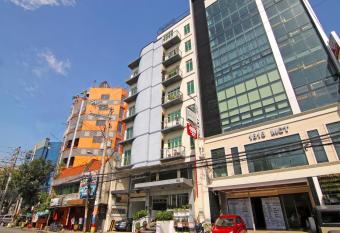 Super OYO 107 Orange Nest Hotel allows 18 year olds to book a room