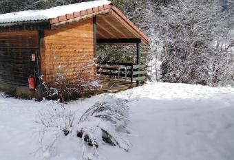 chalet du camping la Porte St Martin has Balcony rooms
