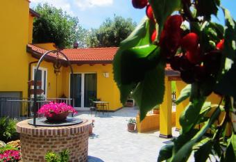 Osteria da Cesare e Locanda has Balcony rooms