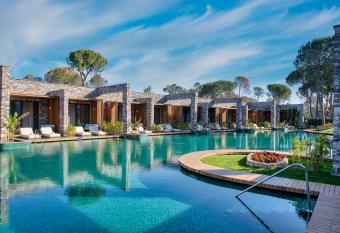 Kaya Palazzo Golf Resort allows 18 year olds to book a room