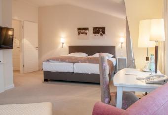 Kino-Hotel Meyer allows 18 year olds to book a room