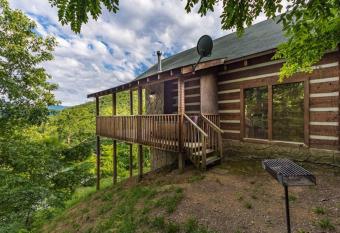 View! Private! Hot Tub,Pool Table,Fireplace,RELAX! has rooms with a private hot tub